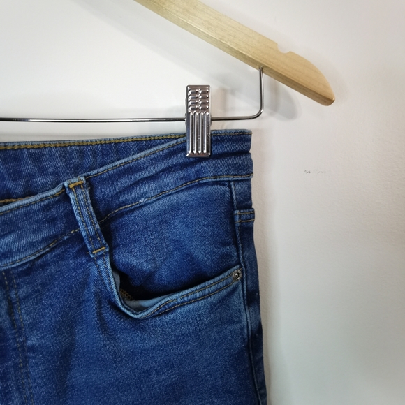 Zara High Waisted Jeans - Picture 3 of 10